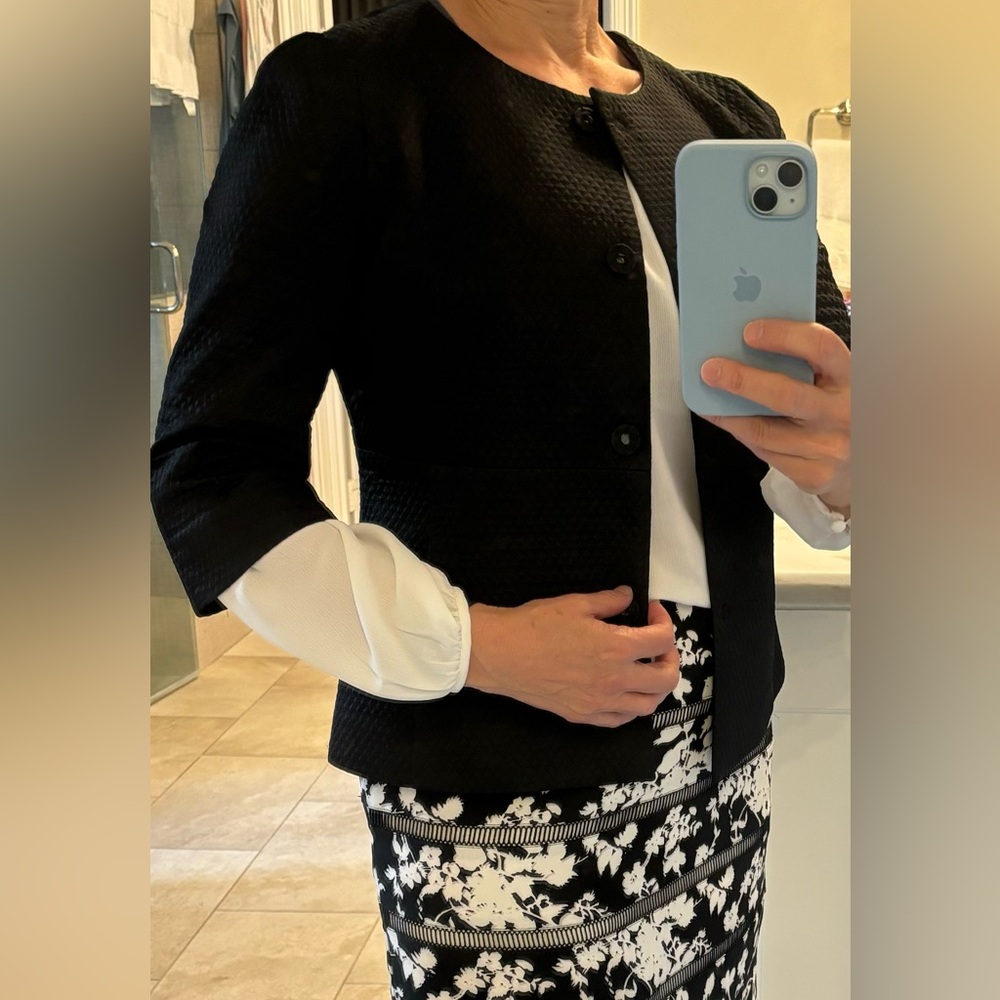 Ann Taylor jacket 3/4 sleeve size 4. Black.